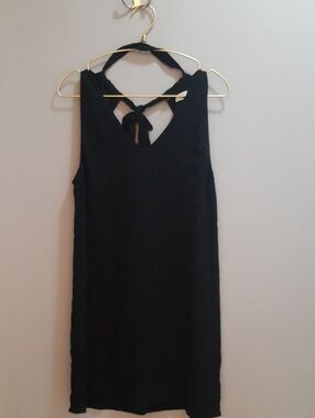 Sleeveless Black Tie-Back Women’s Top